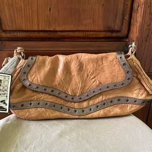 NWT JUNIOR DRAKE LEATHER SHOULDER BAG